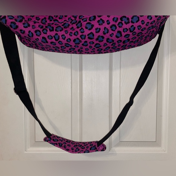 Vera Bradley Duffle Bag - Leopard print / Cheetah Print - Picture 4 of 12